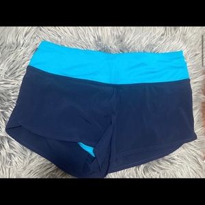 Lululemon wet dry warm shorts size 6 🔵⚫️